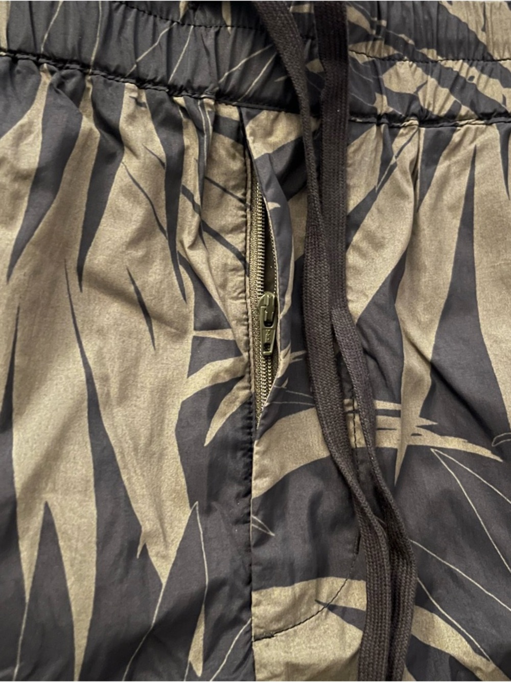 Vince Black & Olive Palm-Print Swim Shorts - Picture 8 of 12